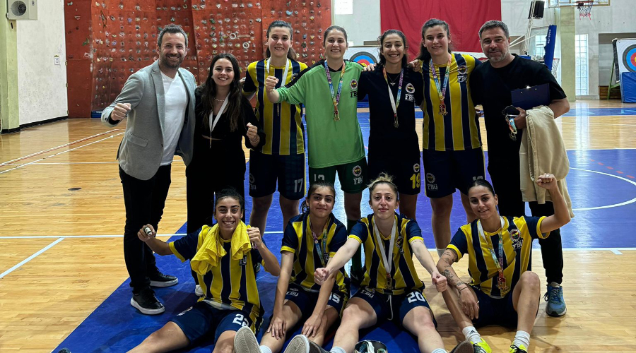 Kadın Futsal Takımımız 1. Lig İstanbul Şampiyonu!